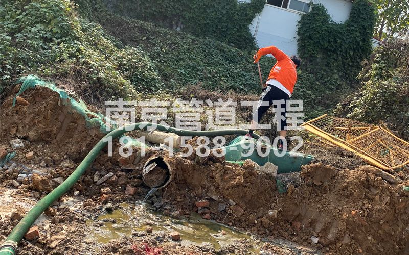 263大石桥工地化粪池清理